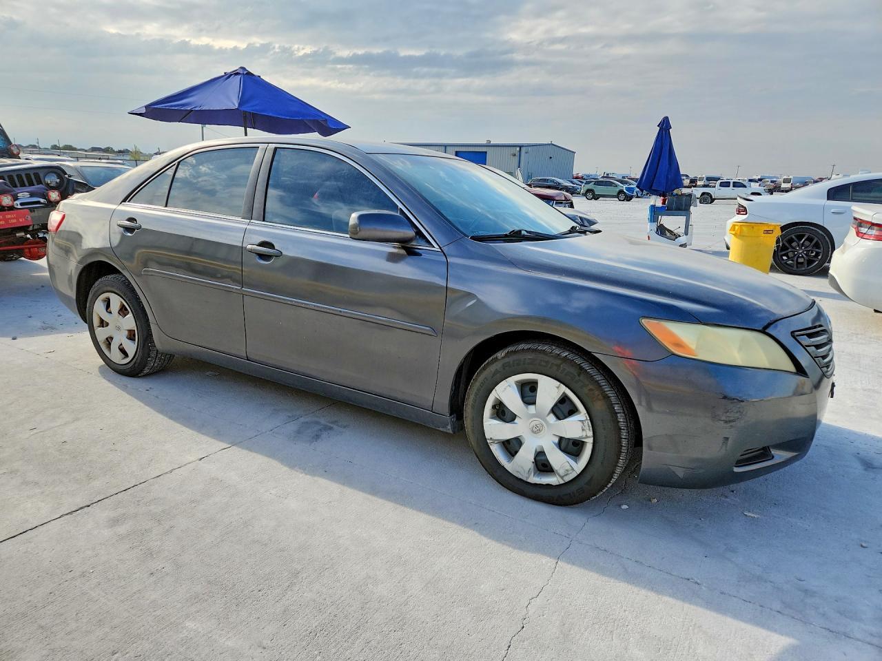 2009 Toyota Camry Le - Фото 4