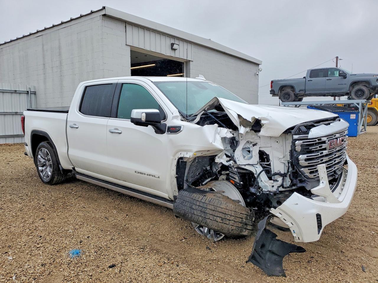 2024 GMC Sierra Denali - Image 4
