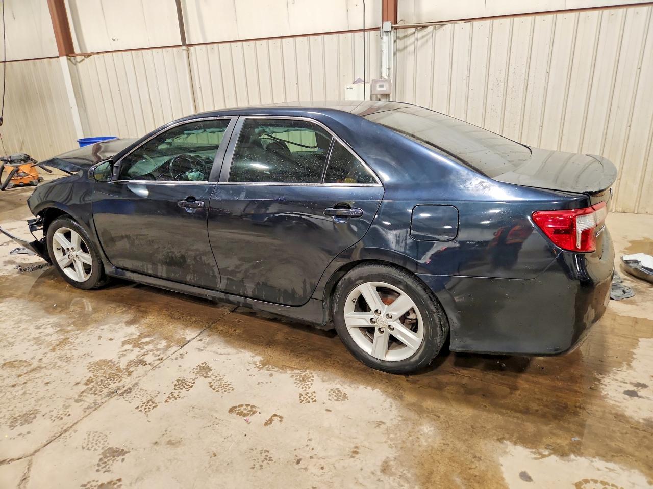 2012 Toyota Camry Se - Фото 2