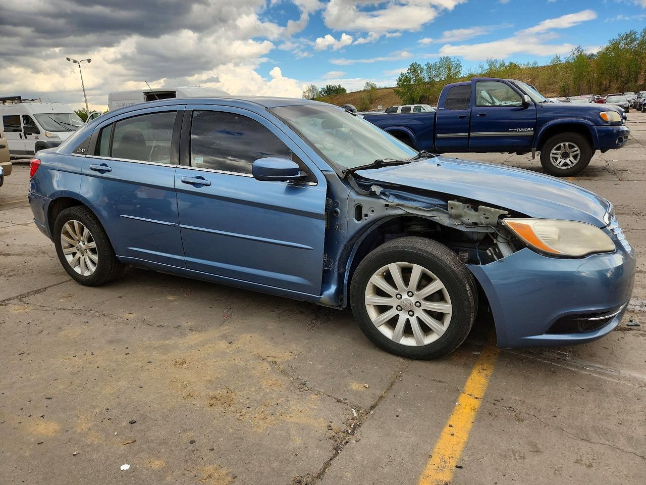 2011 Chrysler 200 Touring - Фото 4