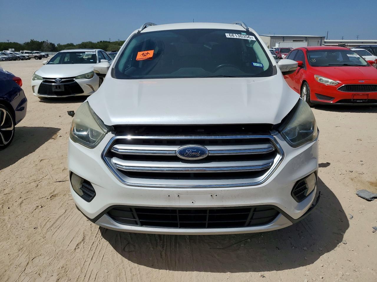 2017 Ford Escape Titanium - Image 5