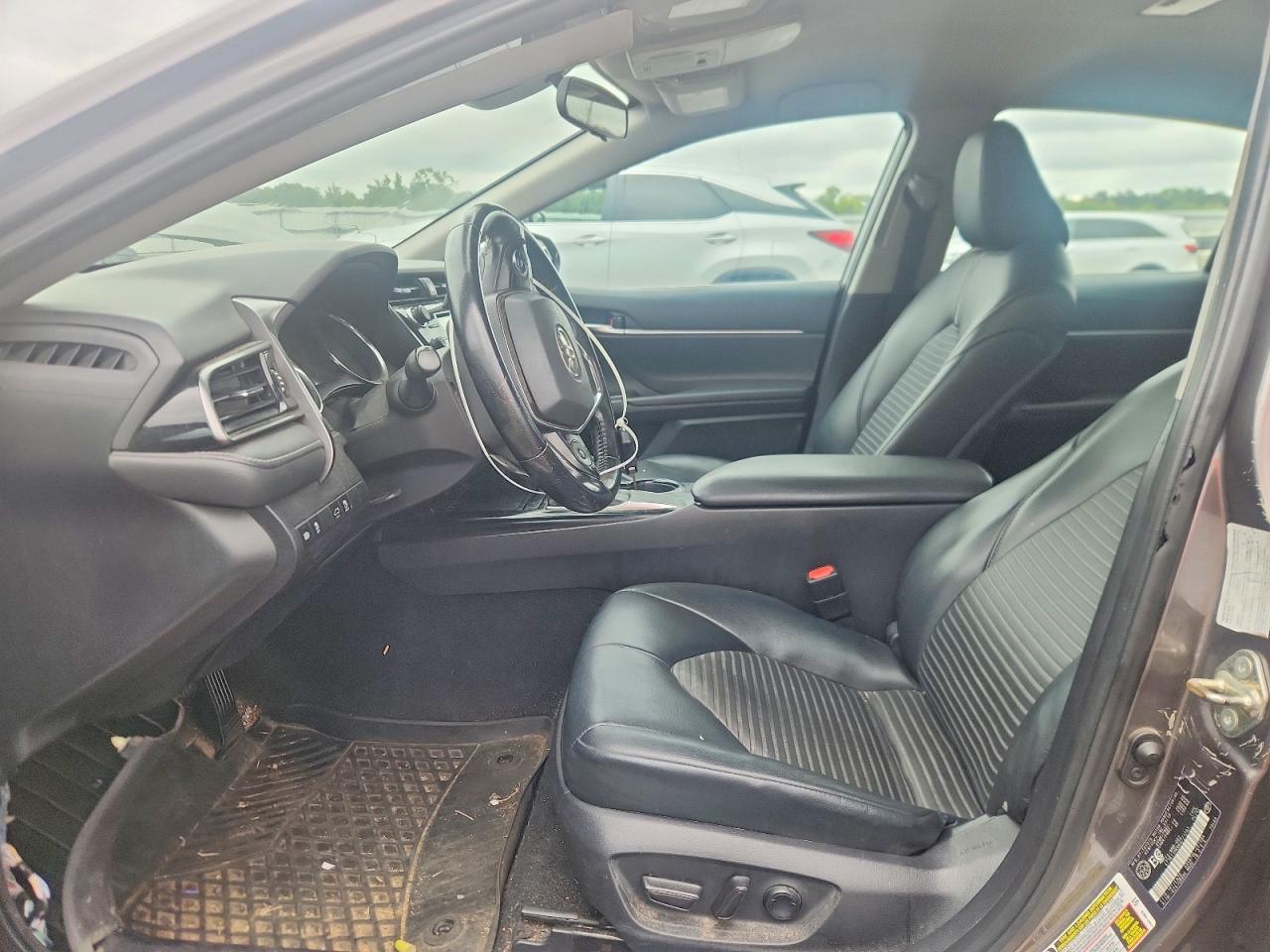 2019 Toyota Camry L - Image 7