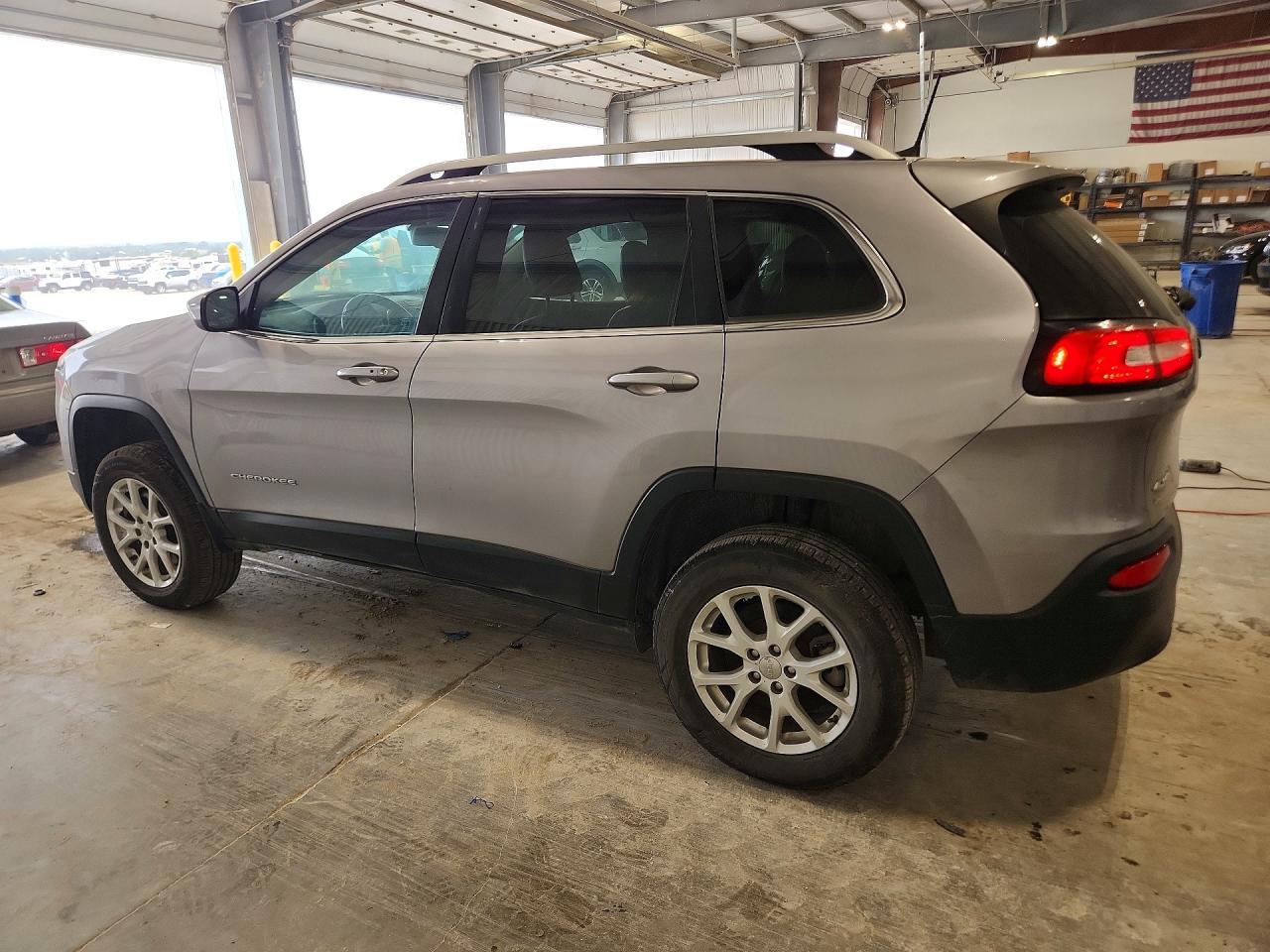 2018 Jeep Cherokee Latitude Plus - Фото 2