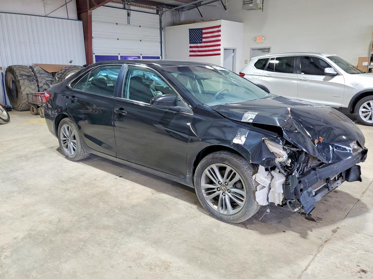 2017 Toyota Camry Le - Image 4