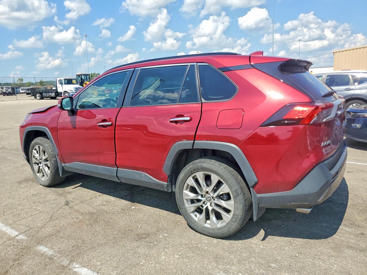 2021 Toyota Rav4 Limited - Фото 2