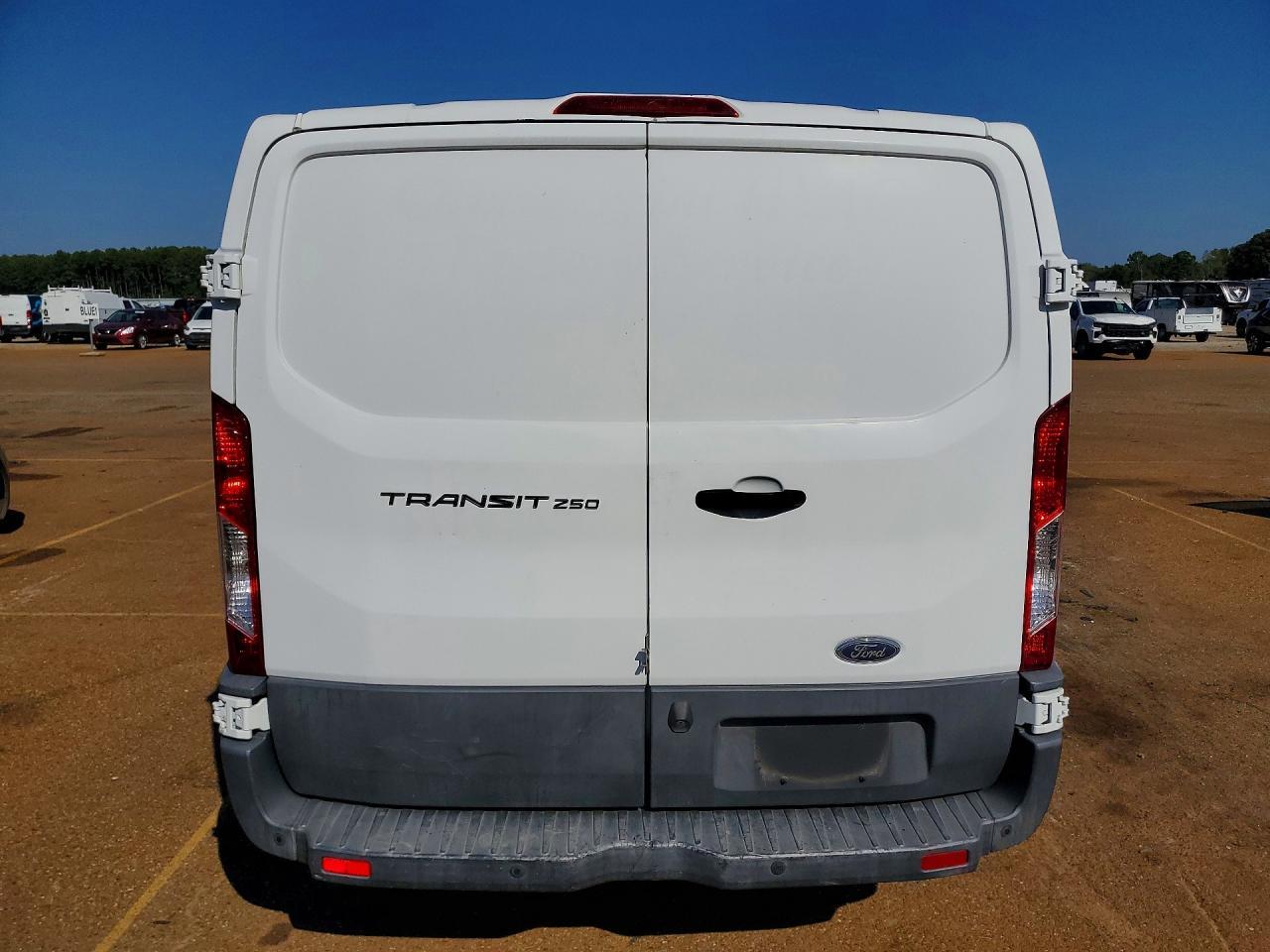 2017 Ford Transit T-250 - Фото 6