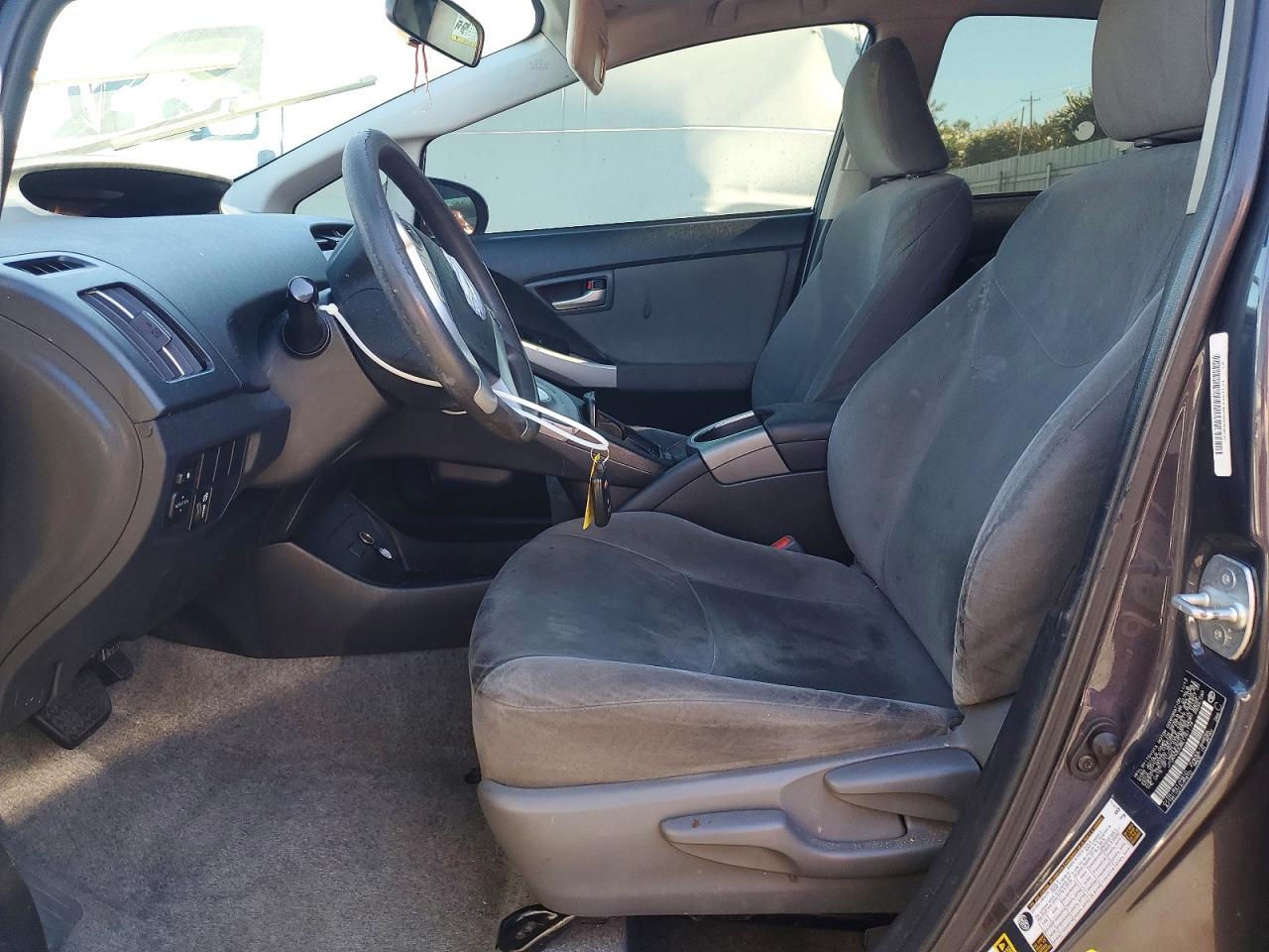 2014 Toyota Prius Two - Image 7