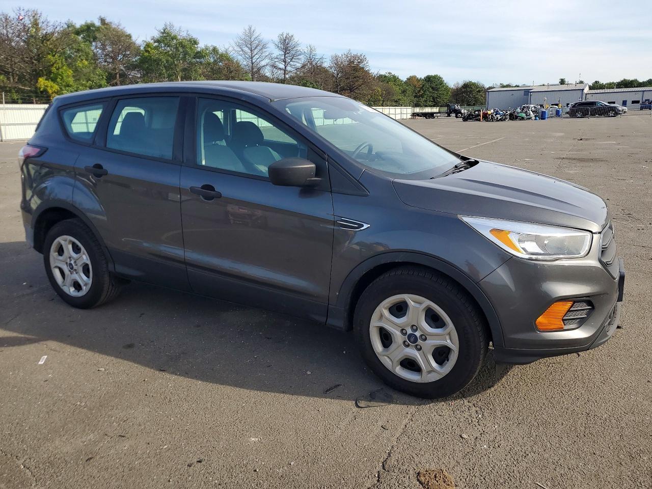 2017 Ford Escape S - Фото 4