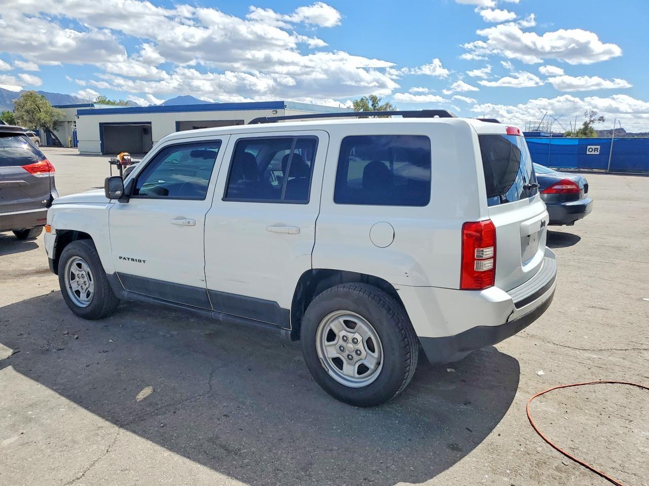 2015 Jeep Patriot Sport - Фото 2