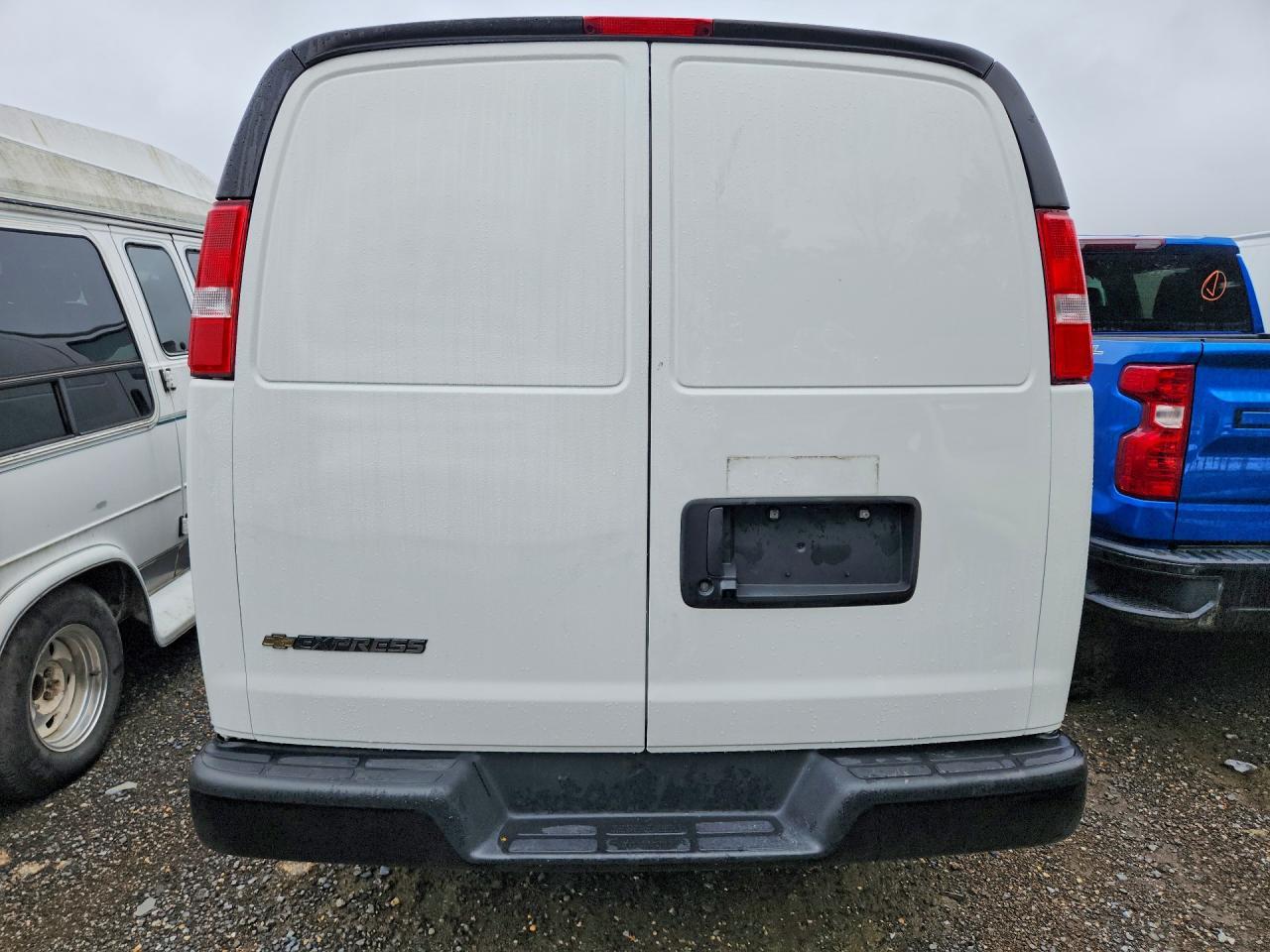 2025 Chevrolet Express G2500 Delivery Van - Image 6