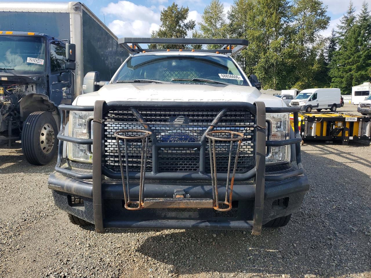 2017 Ford F550 Super Duty - Фото 5