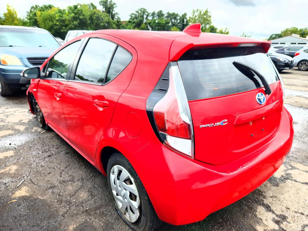 2015 Toyota Prius C Two - Фото 2