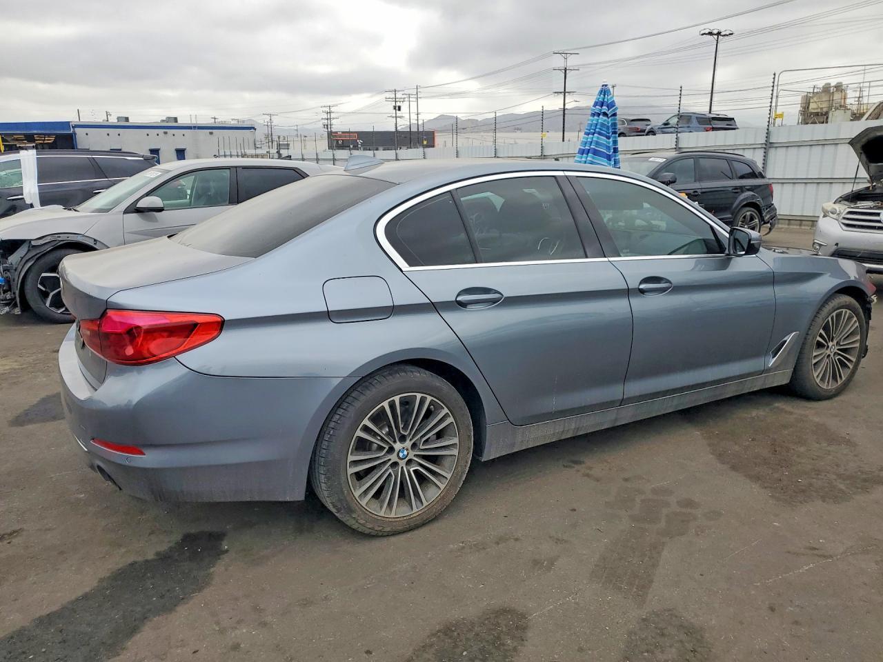 2019 BMW 530 I - Фото 3