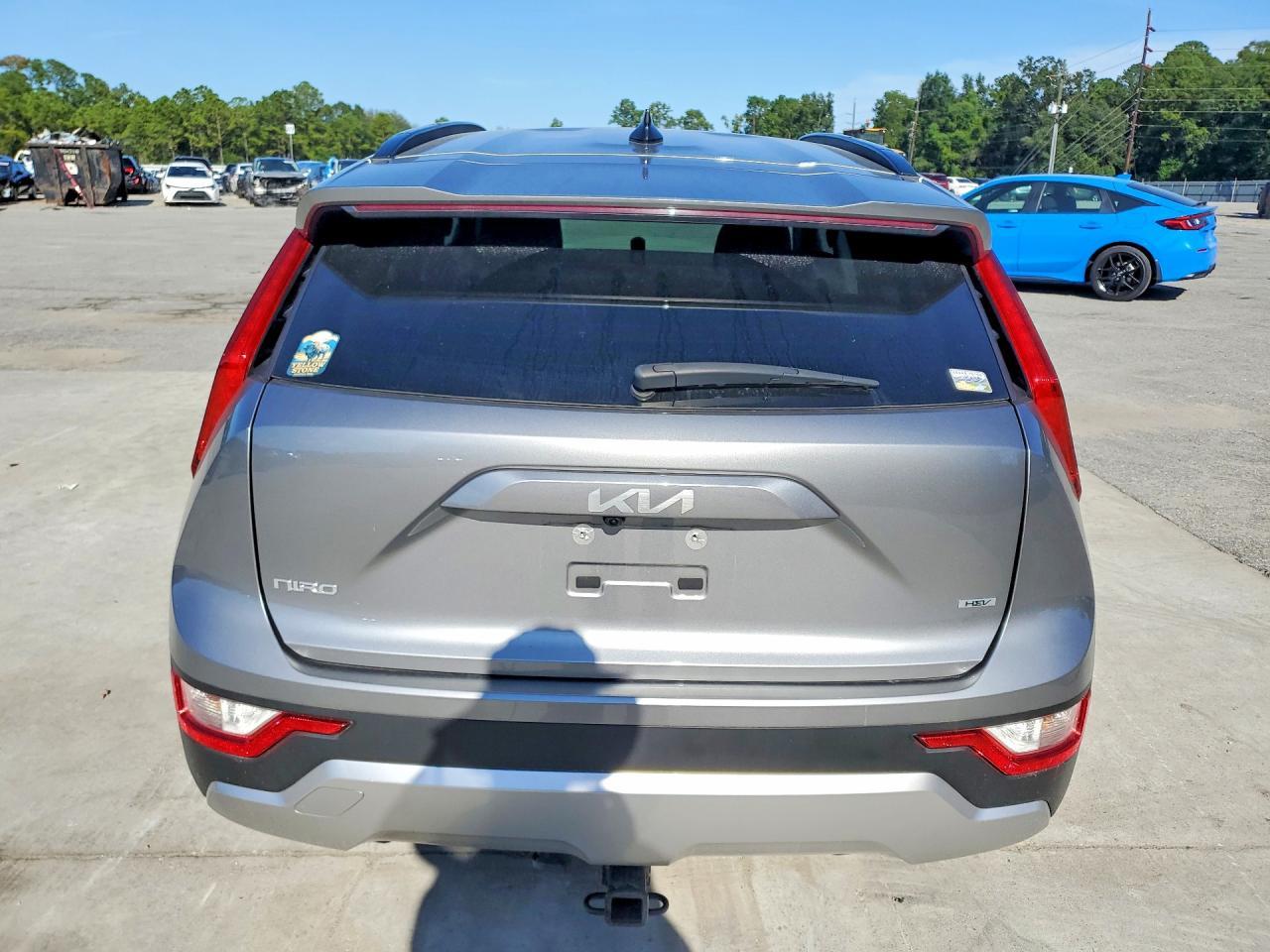 2025 Kia Niro Lx - Image 6