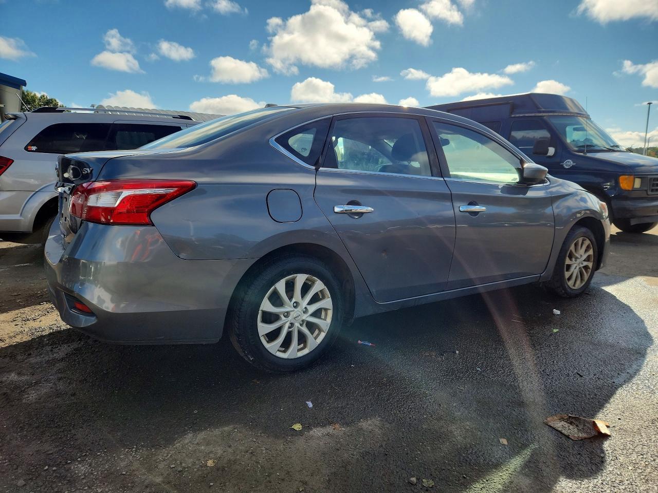2018 Nissan Sentra Sv - Фото 3