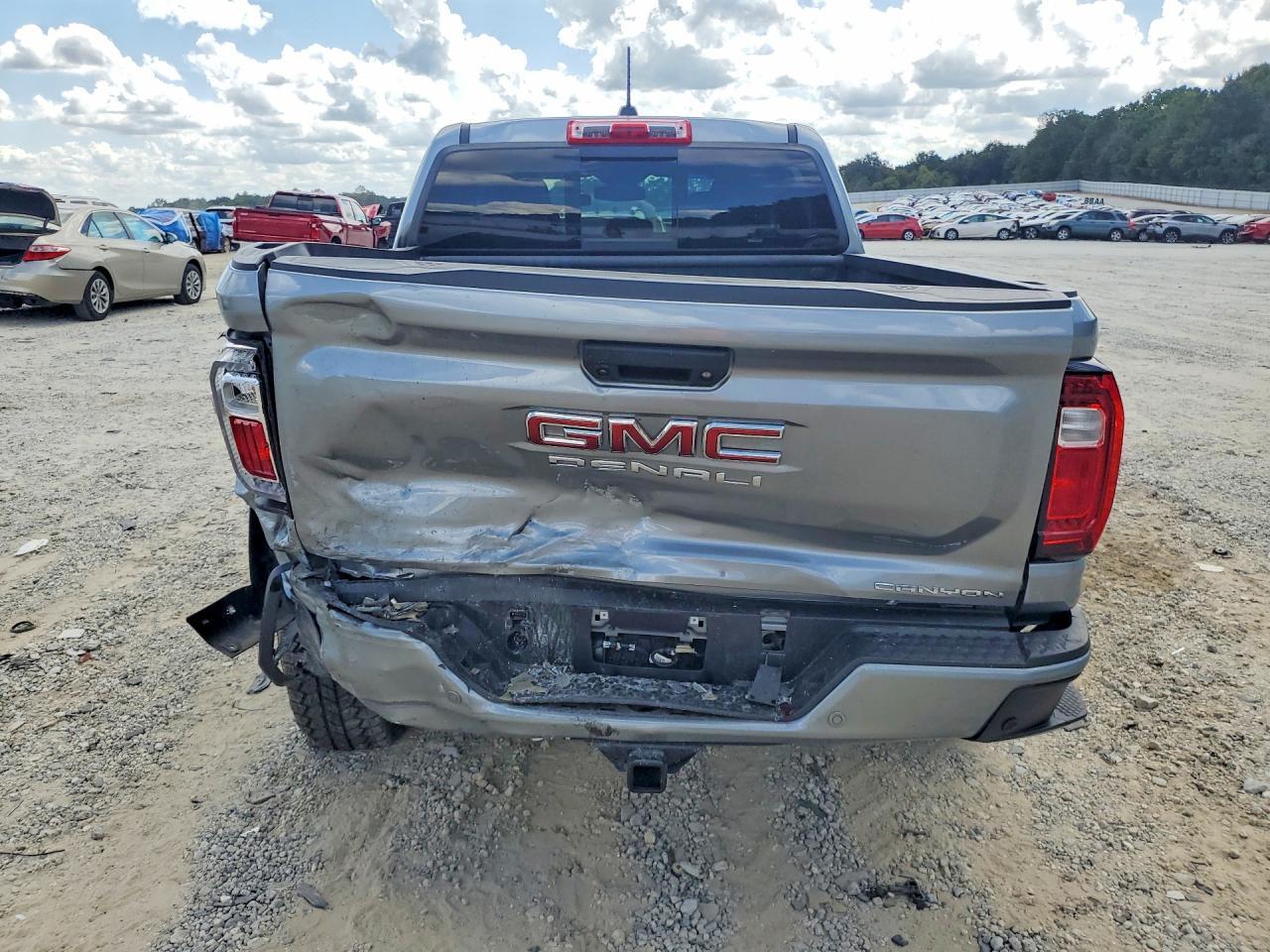 2025 GMC Canyon Denali - Фото 6