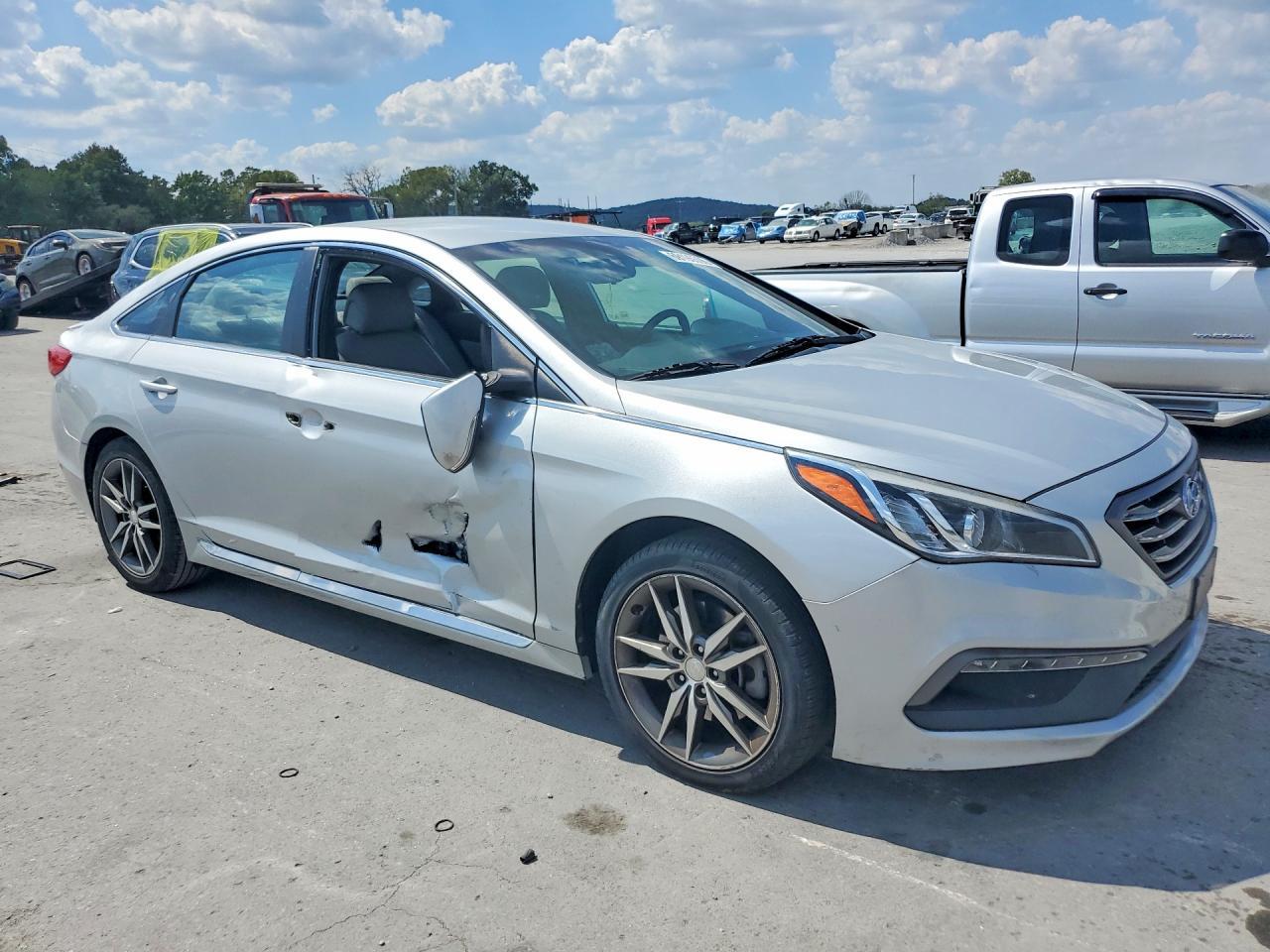 2017 Hyundai Sonata Sport 2.0T - Image 4