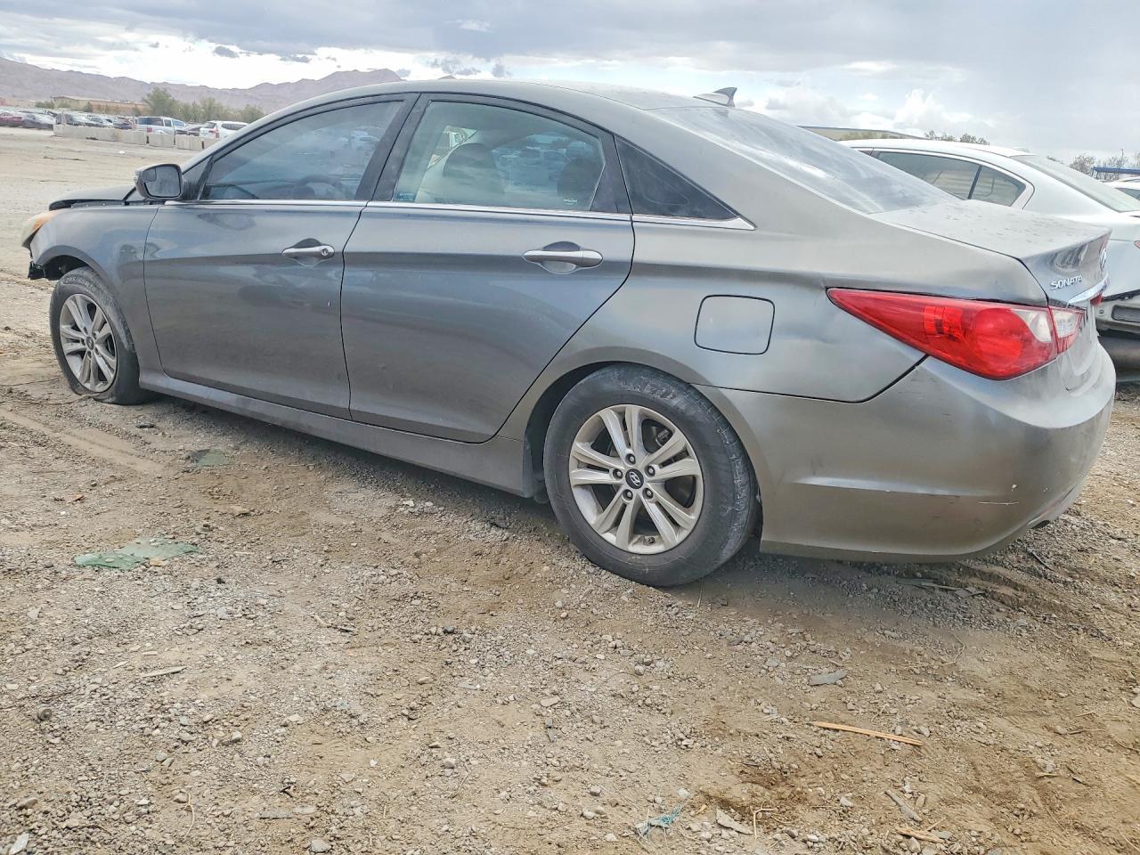 2014 Hyundai Sonata Gls - Image 2