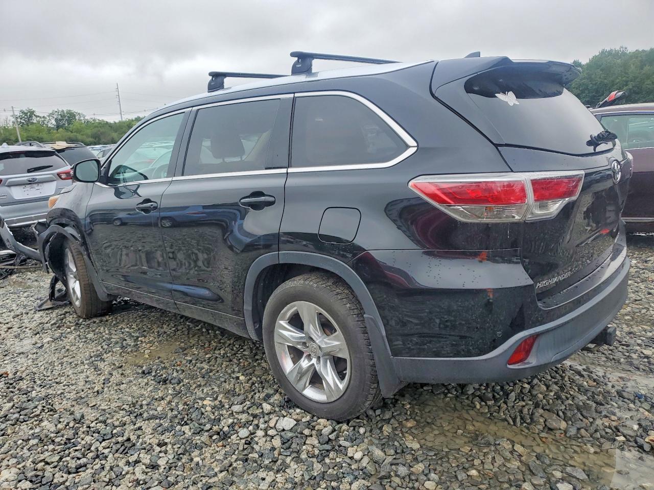 2015 Toyota Highlander Limited Platinum - Image 2