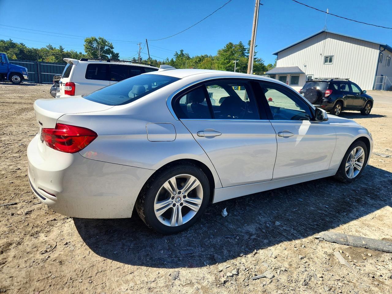 2018 BMW 330 Xi - Фото 3