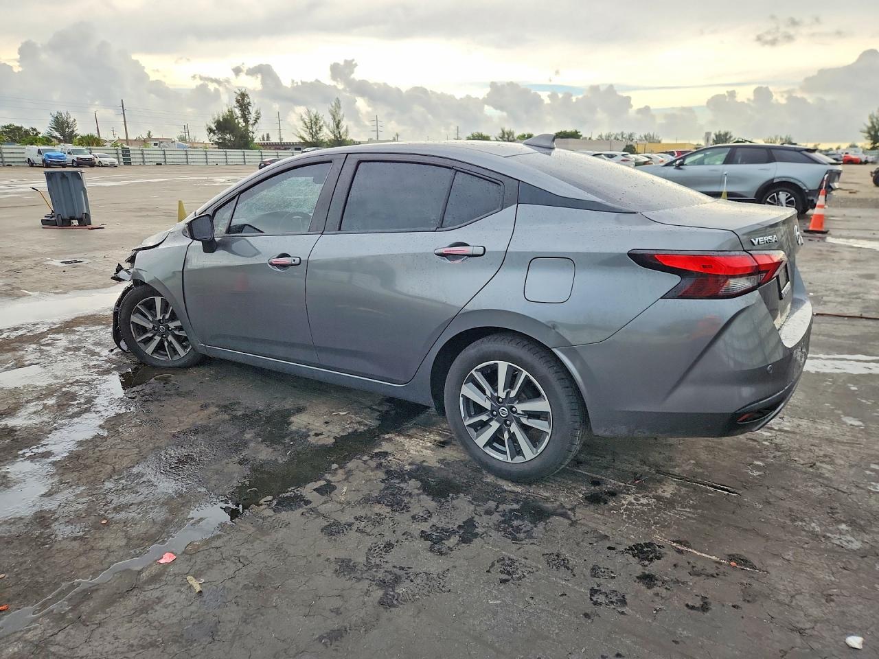 2021 Nissan Versa Sv - Image 2