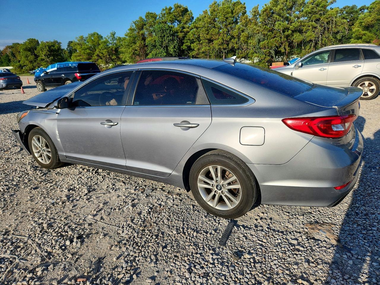 2017 Hyundai Sonata Se - Image 2