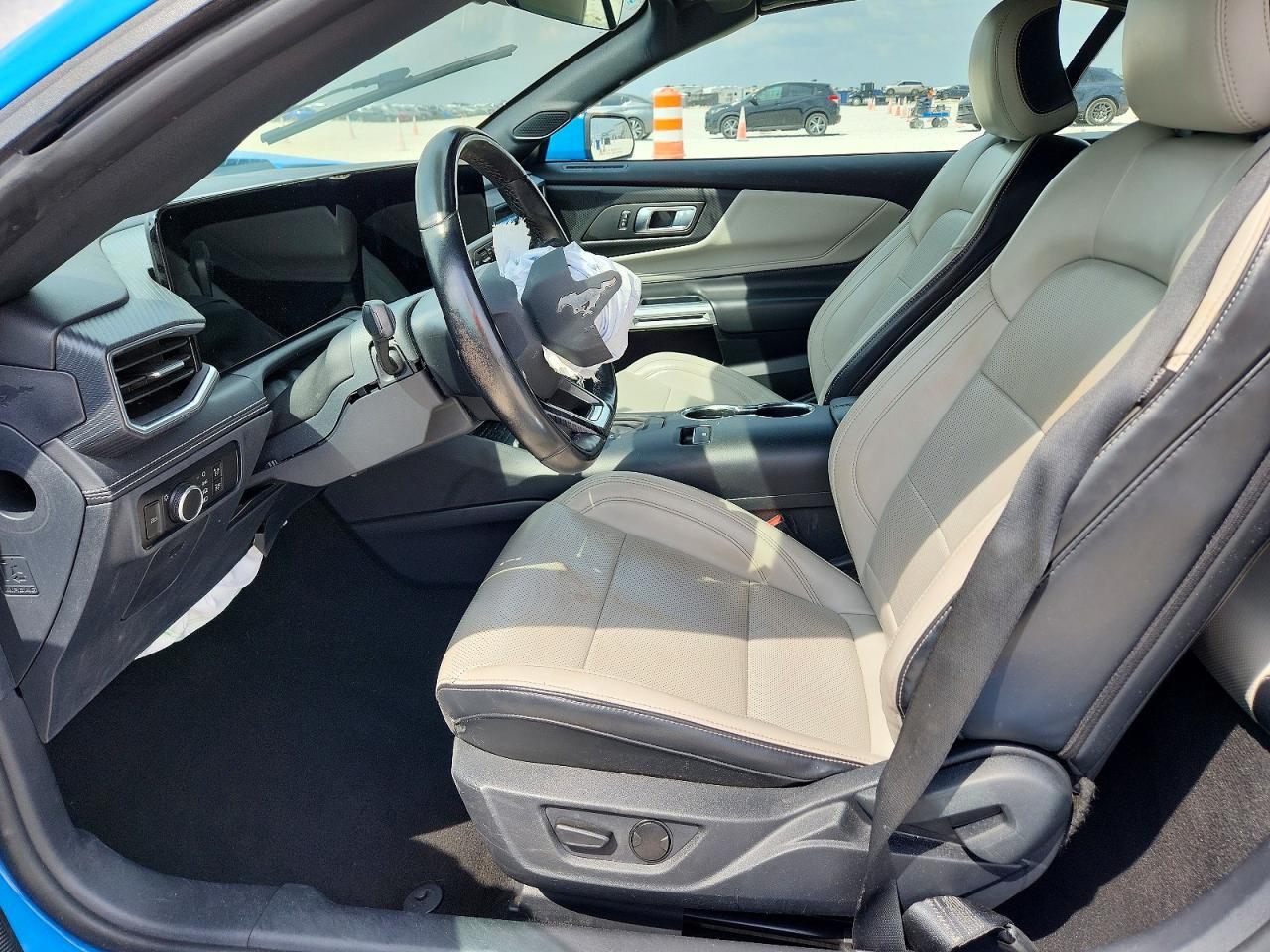 2024 Ford Mustang - Фото 7