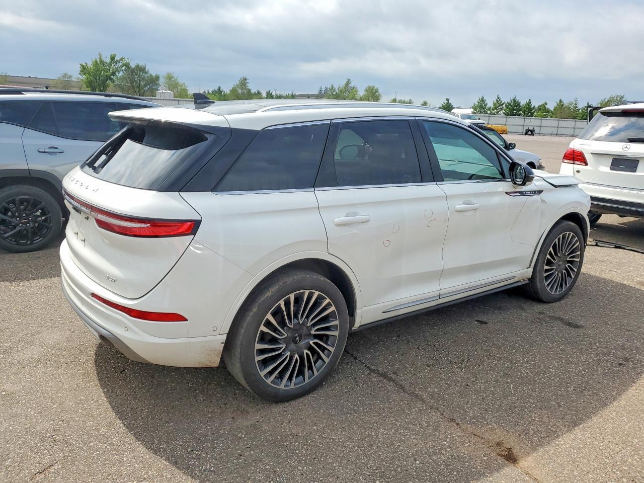 2020 Lincoln Corsair Reserve - Фото 3