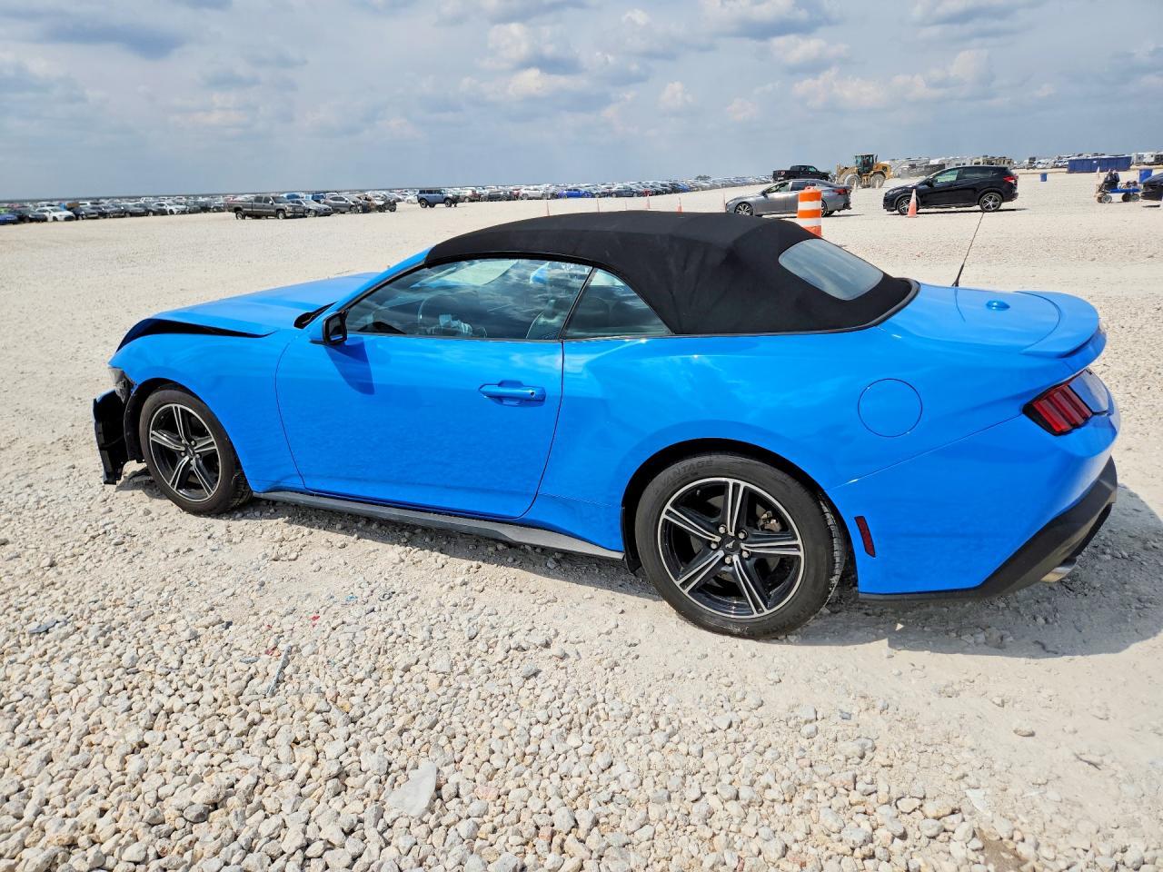 2024 Ford Mustang - Фото 2