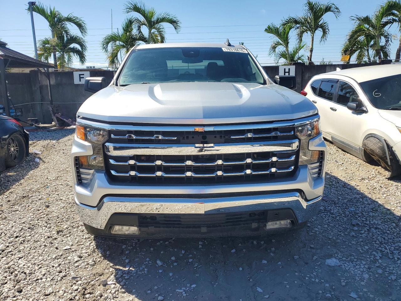 2022 Chevrolet Silverado K1500 Custom - Image 5