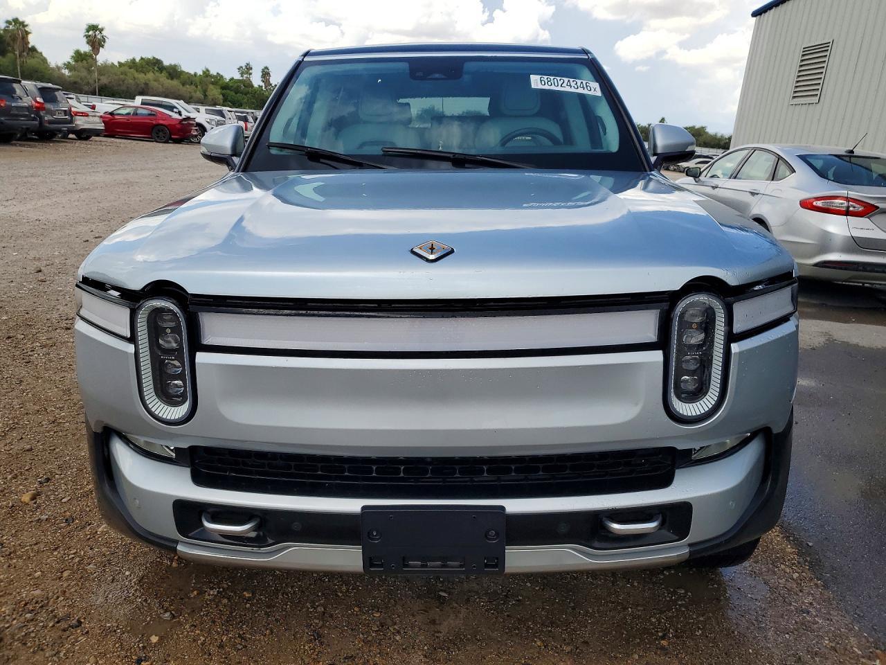 2023 Rivian R1S Adventure - Фото 5