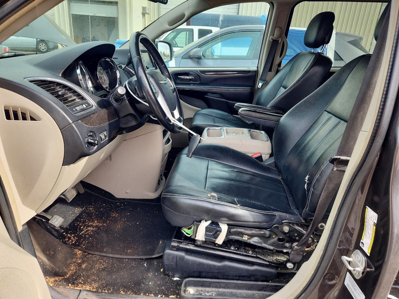 2016 Chrysler Town & Country Touring - Фото 7