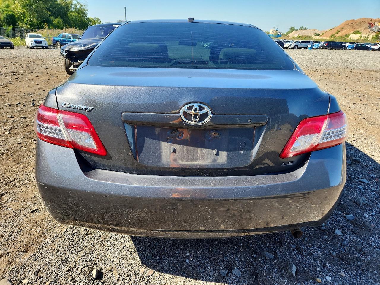 2010 Toyota Camry - Фото 6