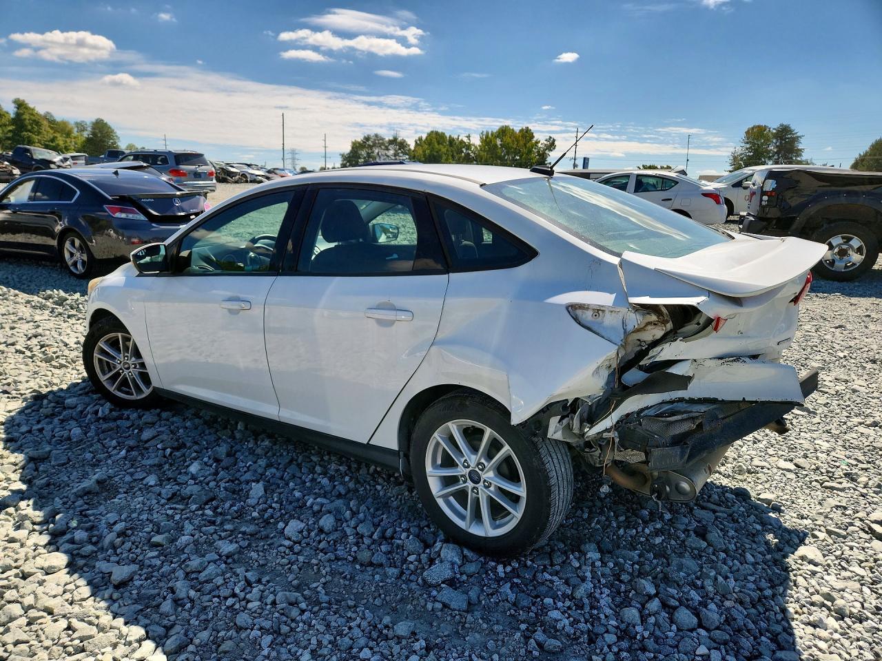 2017 Ford Focus Se - Фото 2