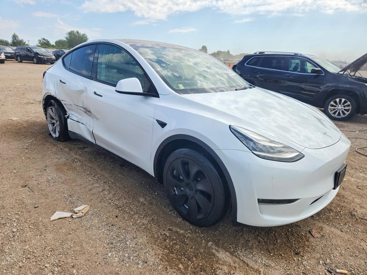2023 Tesla Model Y - Image 4