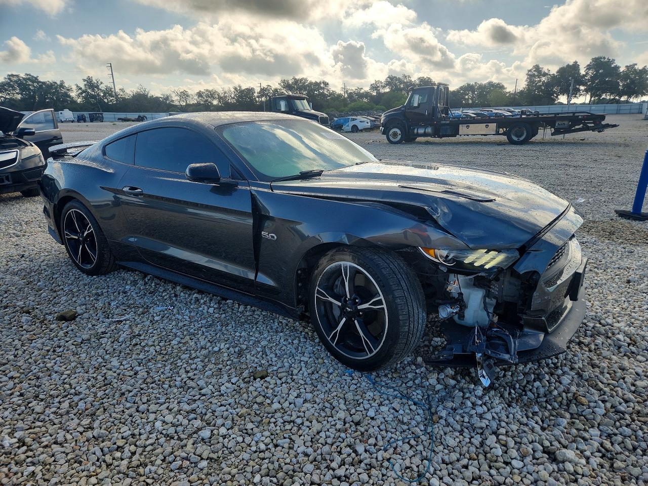 2017 Ford Mustang Gt - Image 4