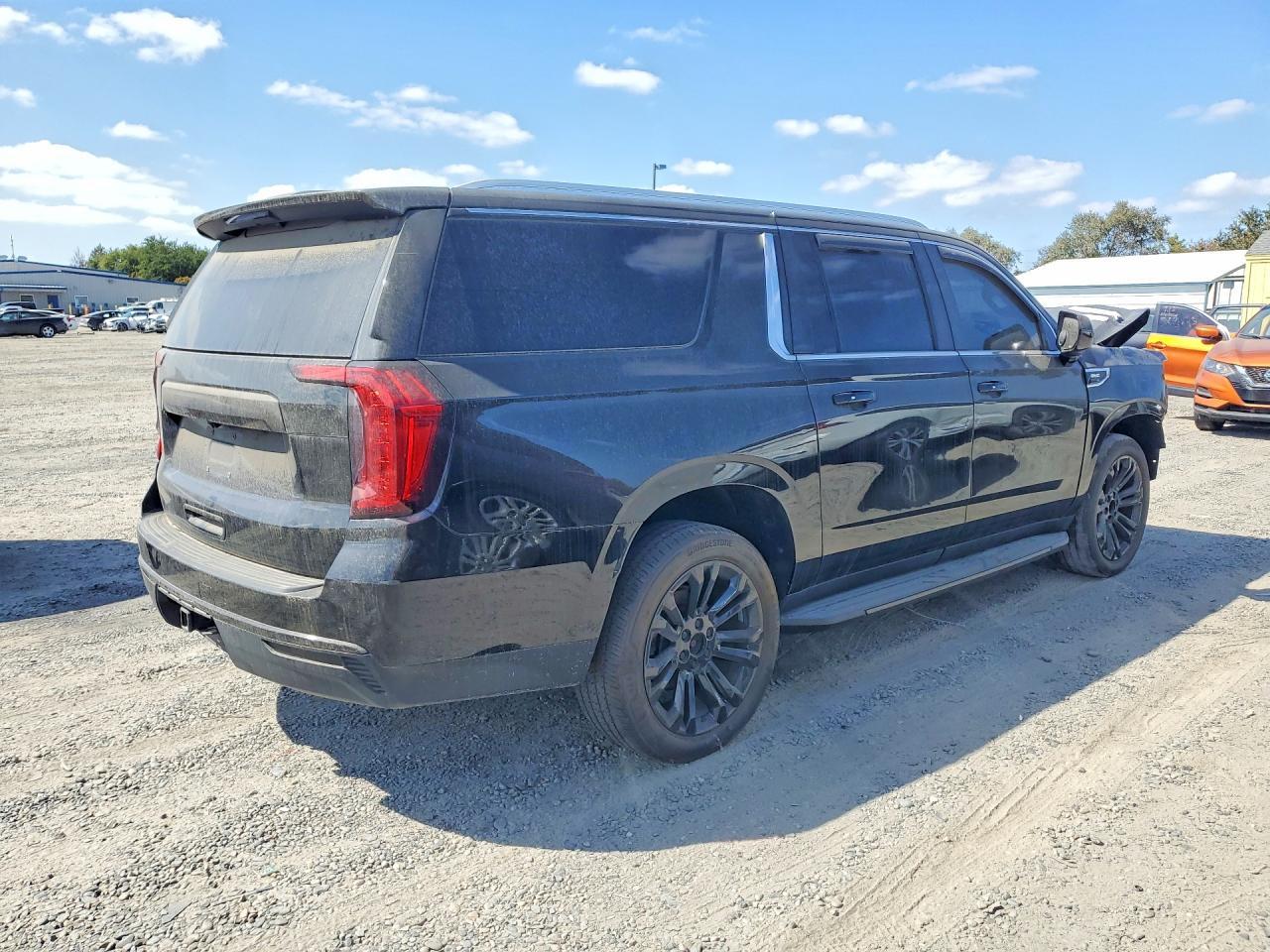 2021 GMC Yukon Xl K1500 Sle - Фото 3