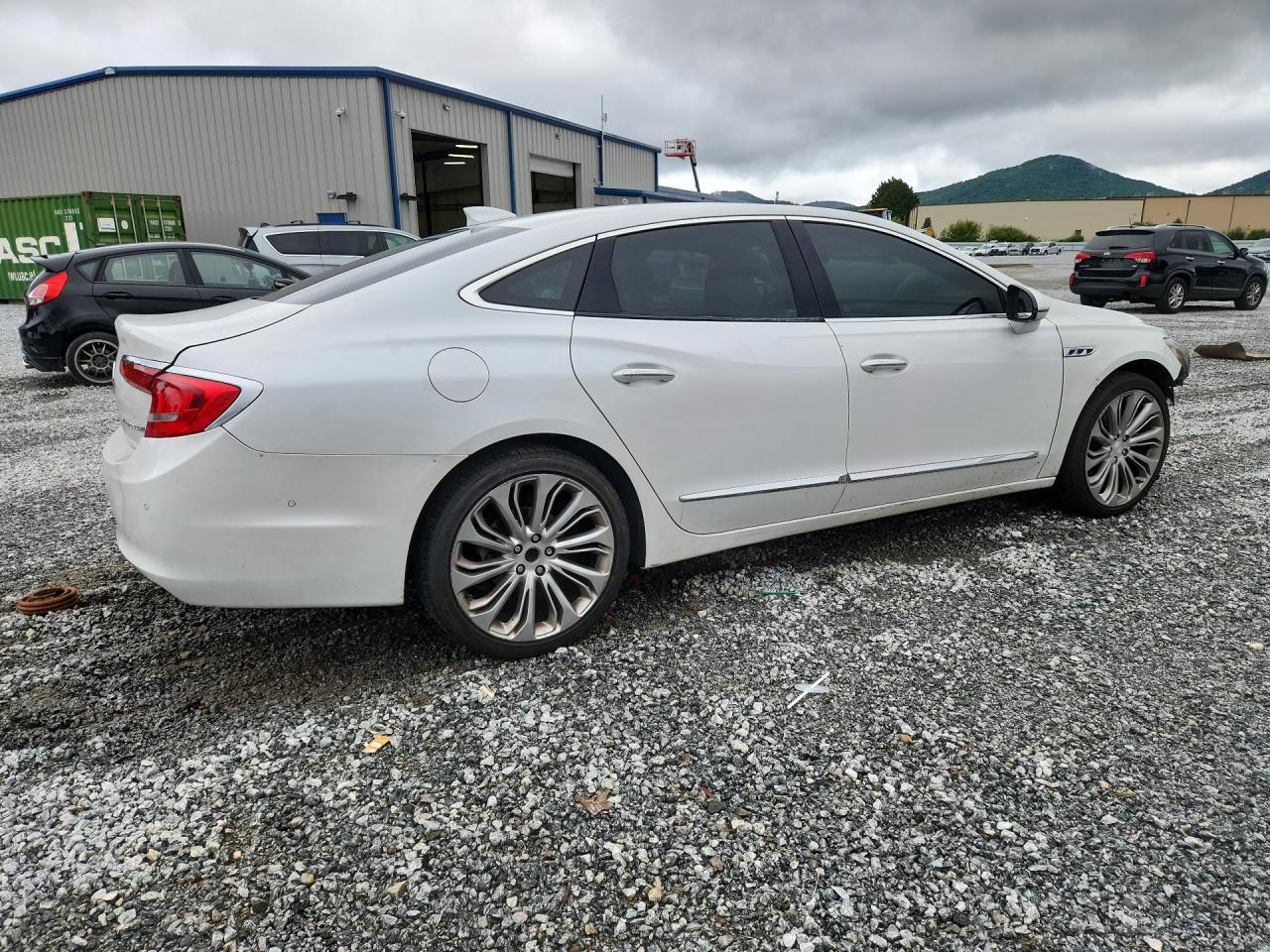 2017 Buick Lacrosse Premium - Image 3