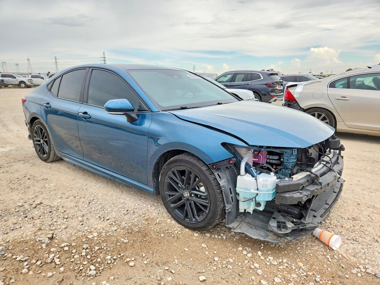 2025 Toyota Camry Se - Image 4