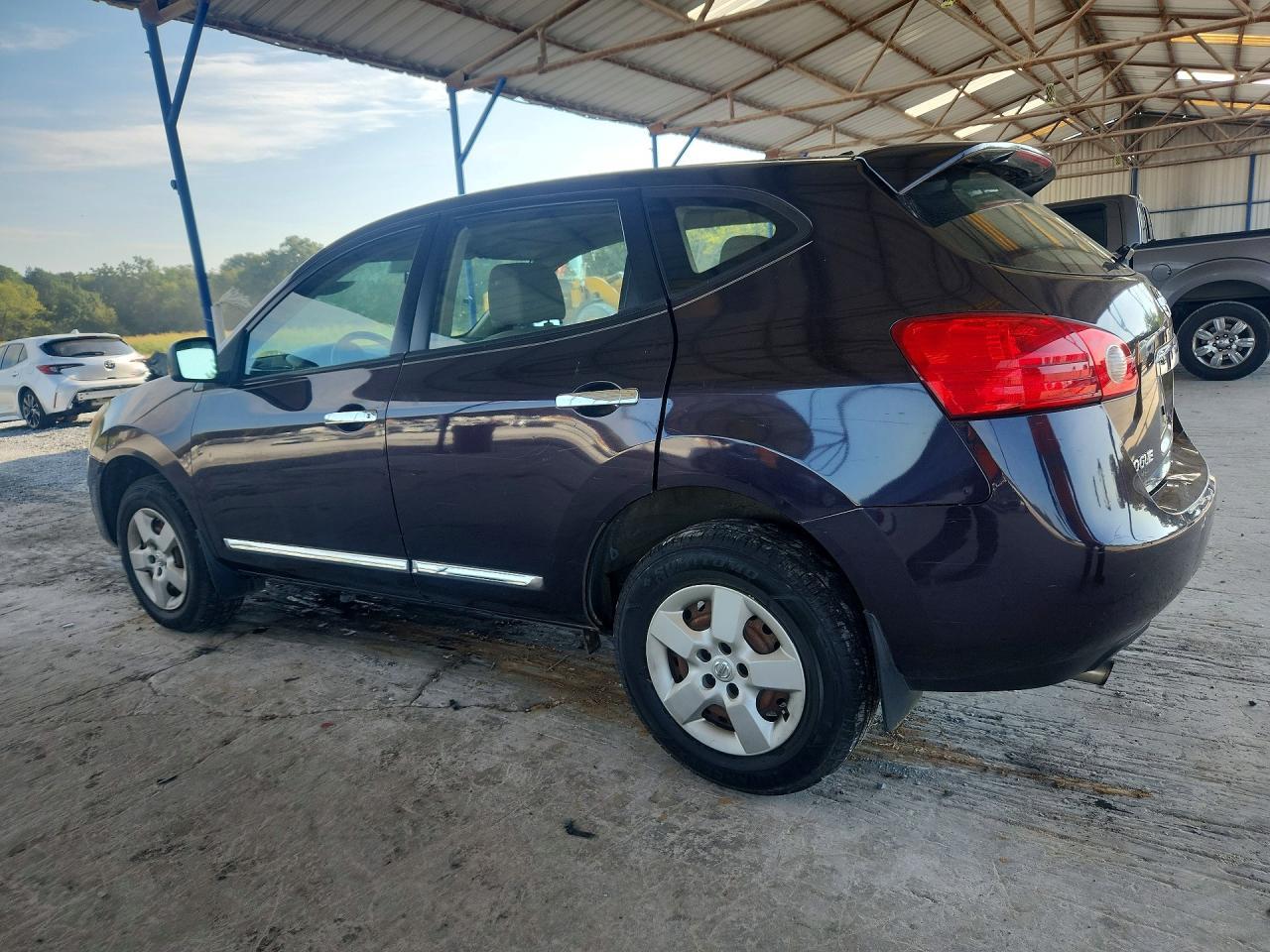 2013 Nissan Rogue S - Фото 2