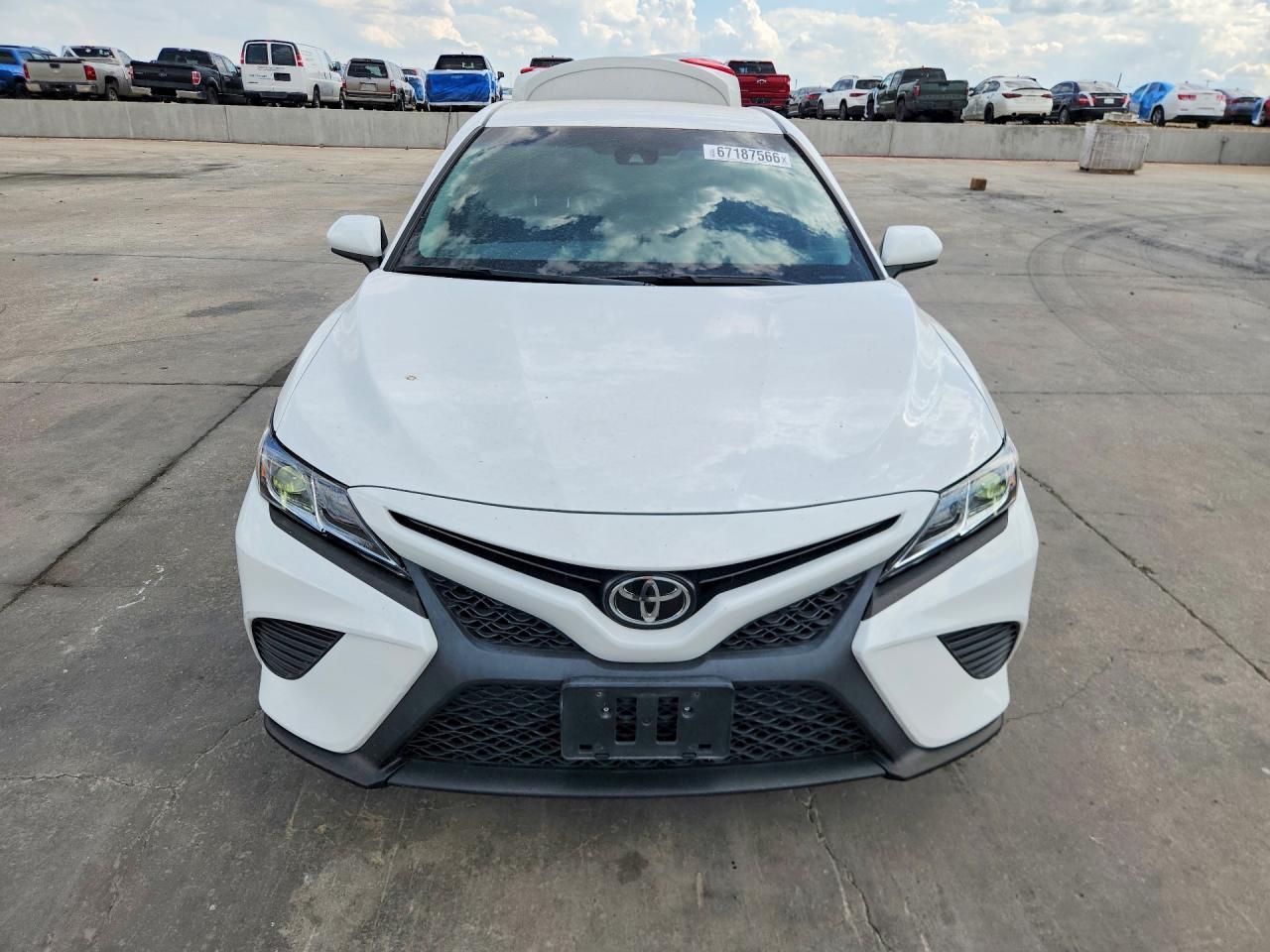 2018 Toyota Camry Se - Фото 5