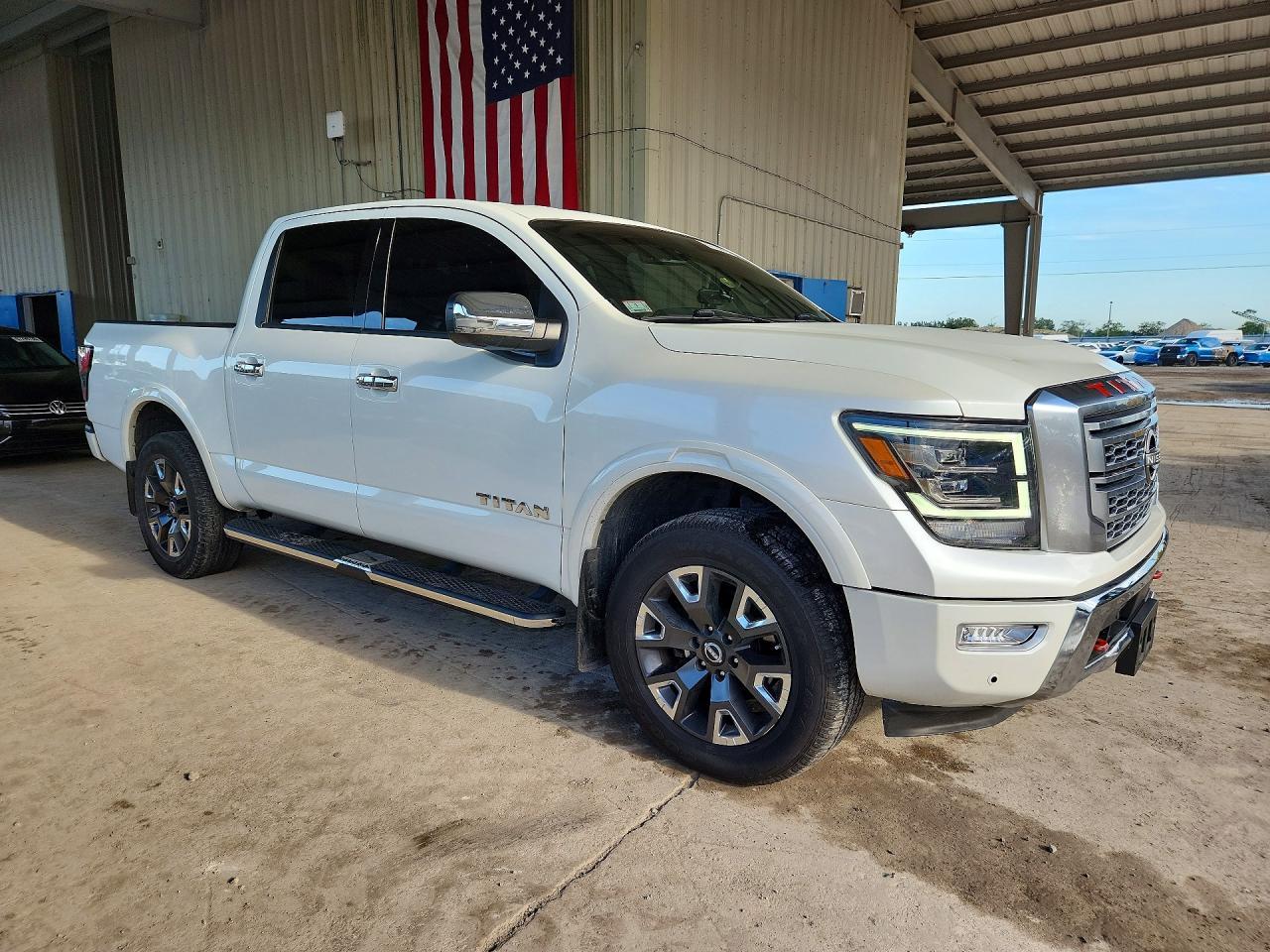 2023 Nissan Titan Platinum Reserve - Фото 4