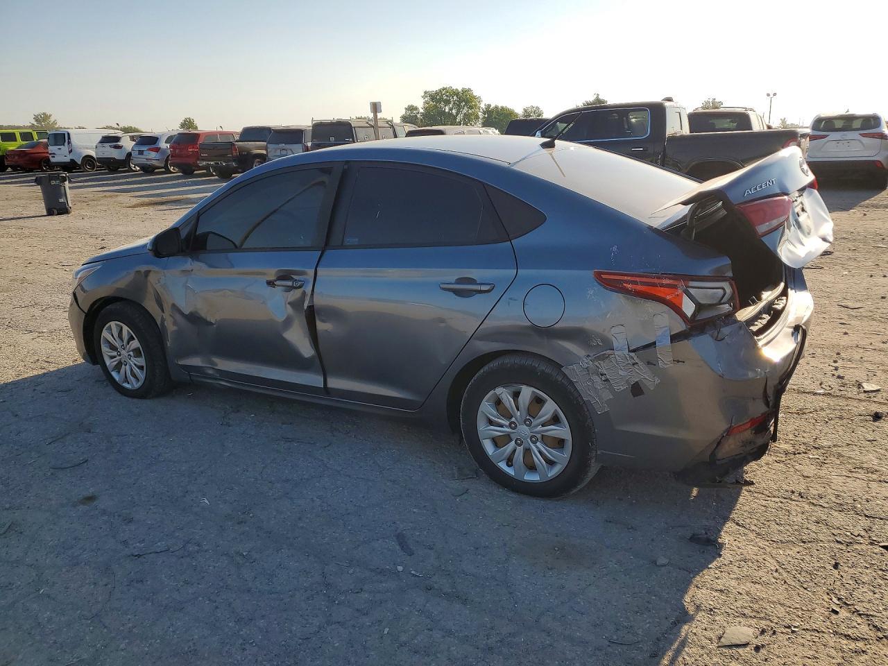 2020 Hyundai Accent Se - Фото 2
