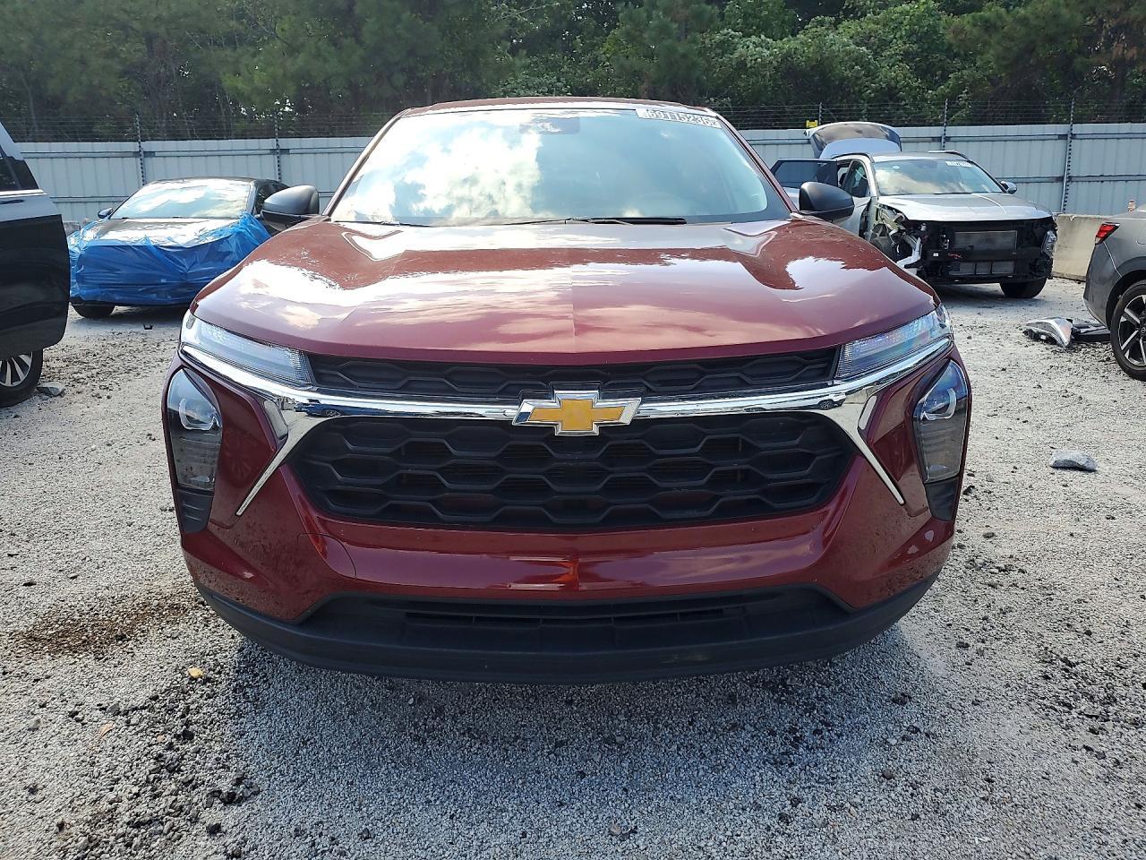 2025 Chevrolet Trax Ls - Фото 5