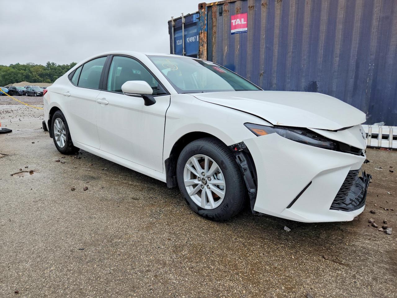2026 Toyota Camry /Le/ - Фото 4