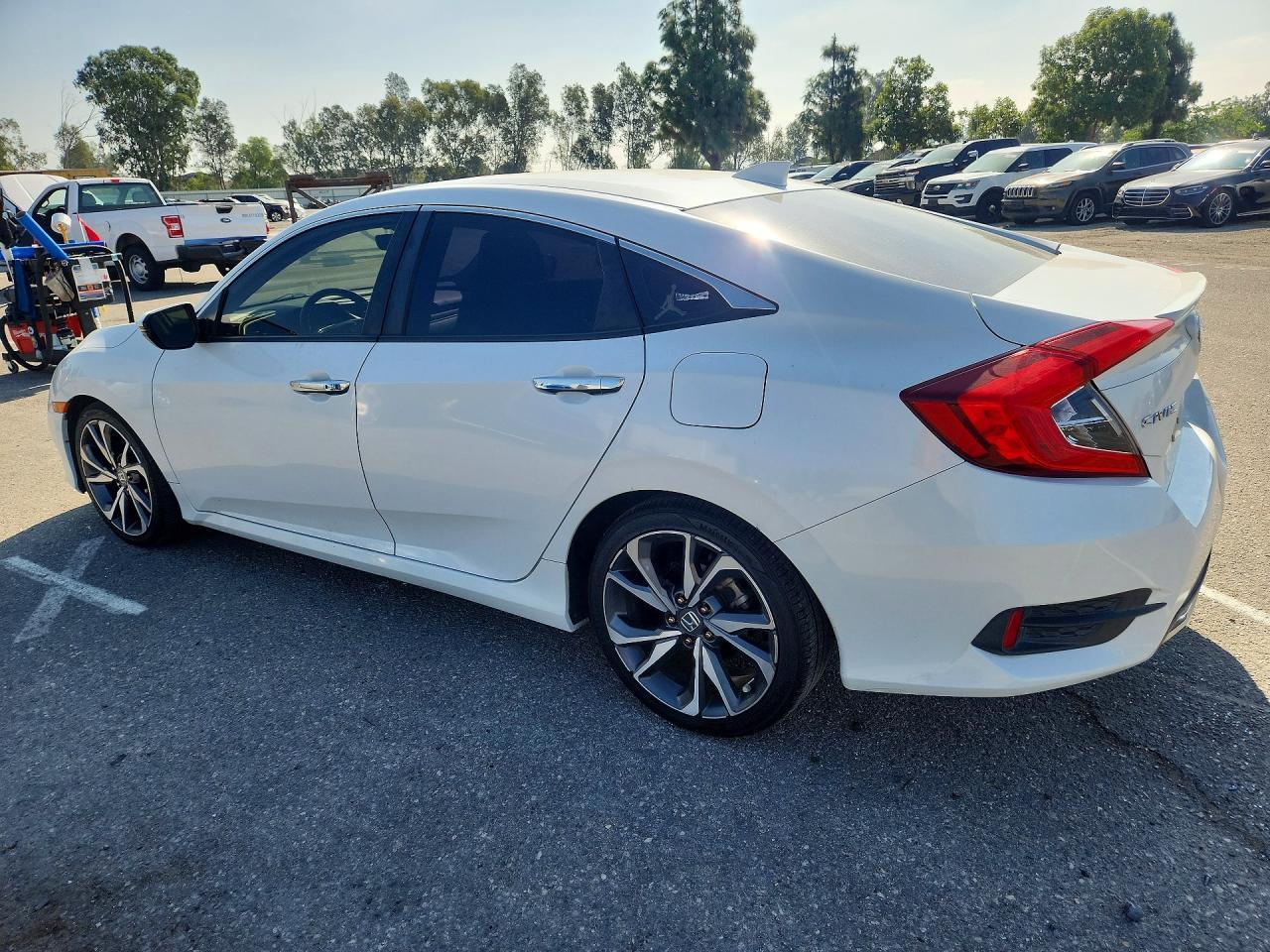 2019 Honda Civic Touring - Image 2