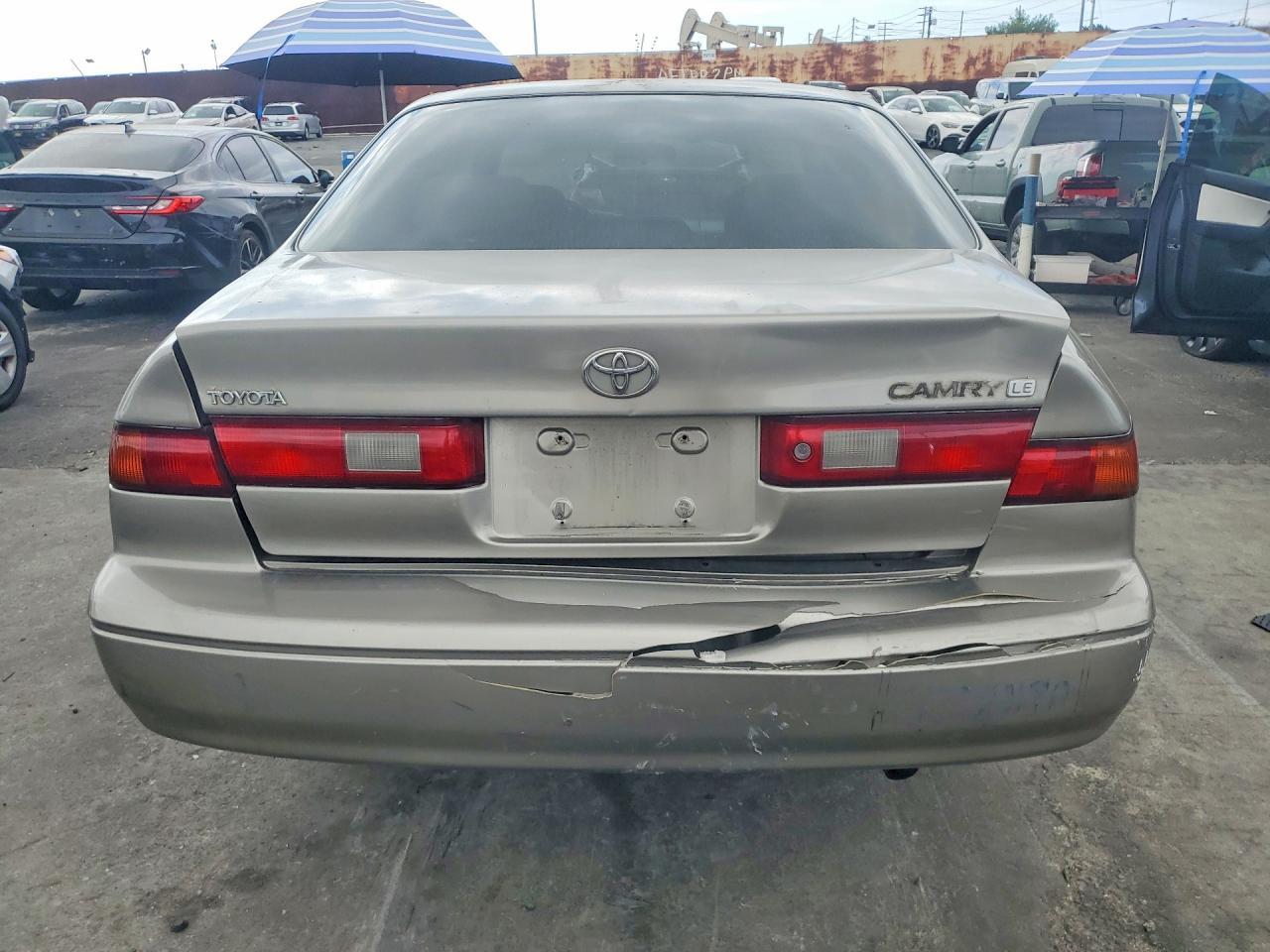 1997 Toyota Camry Le - Image 6