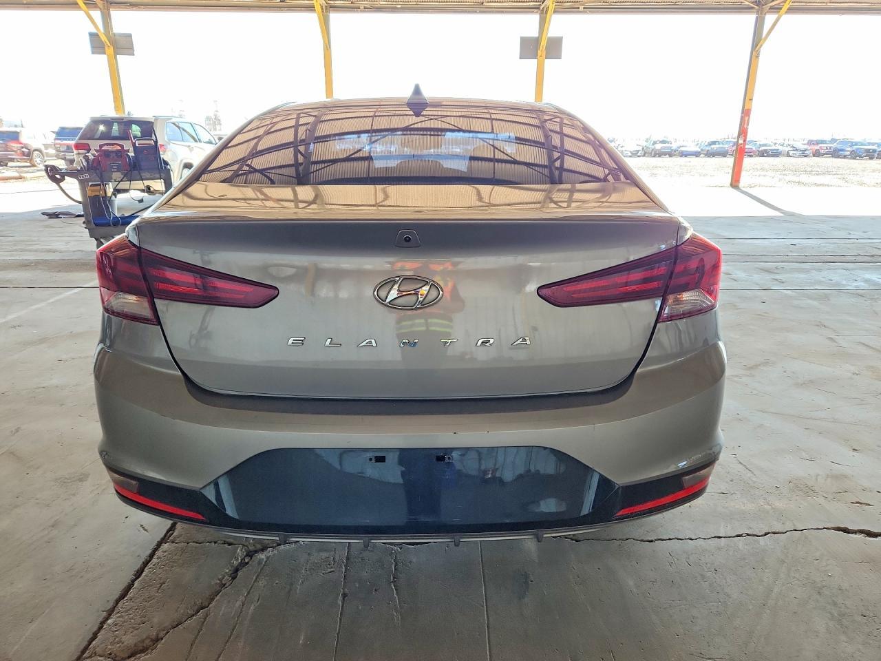 2020 Hyundai Elantra Value Edition - Фото 6