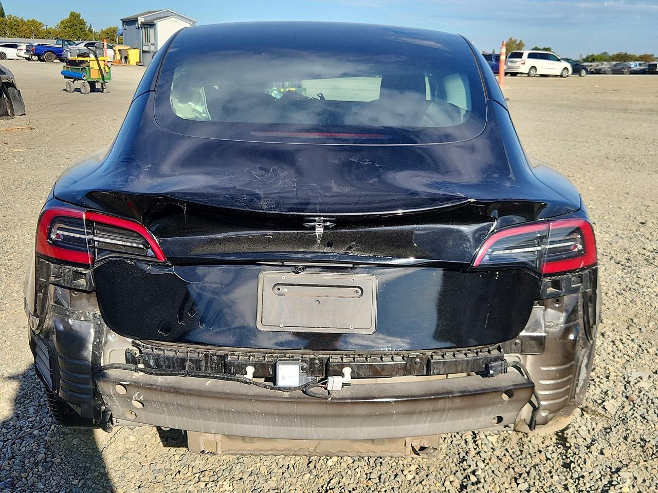 2023 Tesla Model 3 - Фото 6