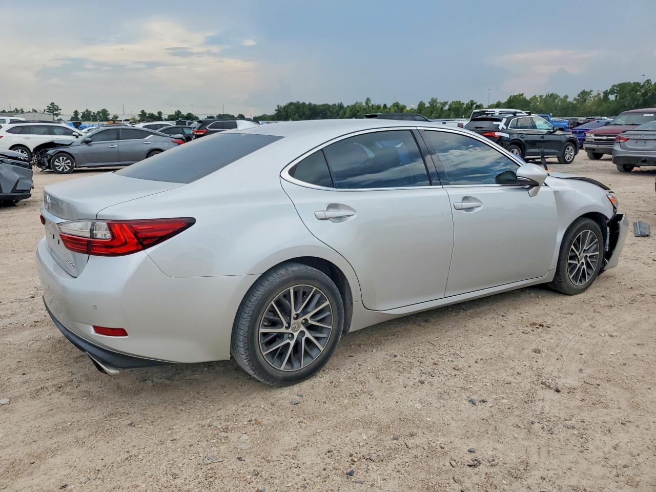 2016 Lexus Es 350 - Image 3
